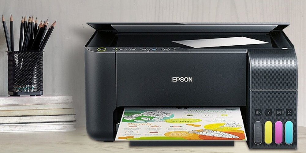 Epson EcoTank L3250 em cima da mesa